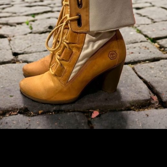 Timberland Ladies Tan & Cream Nurbuck Lace Up Boots sz 7.5 - Picture 5 of 8